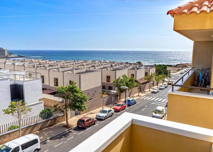 La Perla Beach Apt With Pool